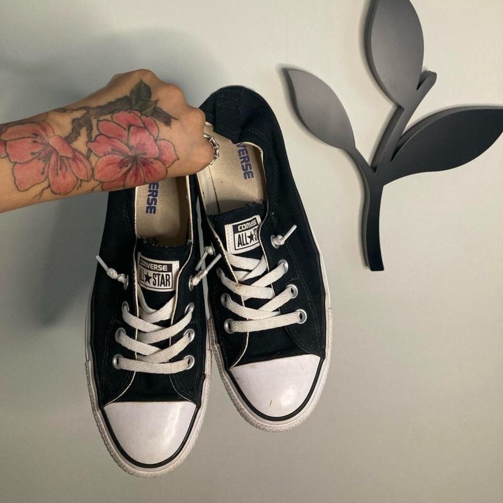 All Star Converse Lowrise Sneakers 
Black And White